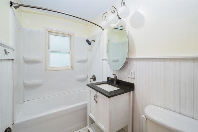 923 Bell Avenue, New Buffalo, MI 49117