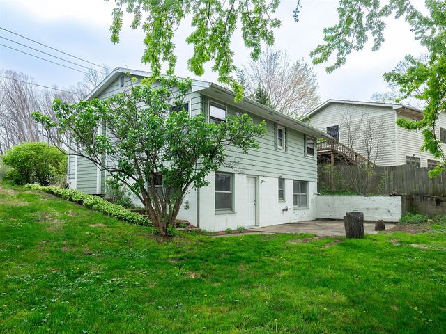 923 Bell Avenue, New Buffalo, MI 49117