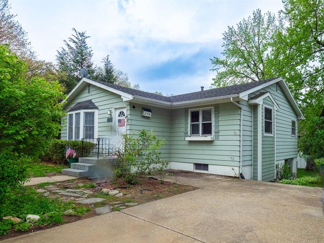 923 Bell Avenue, New Buffalo, MI 49117