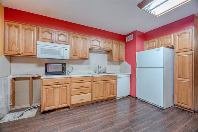 108 Stonewood Drive, Noble, OK 73068