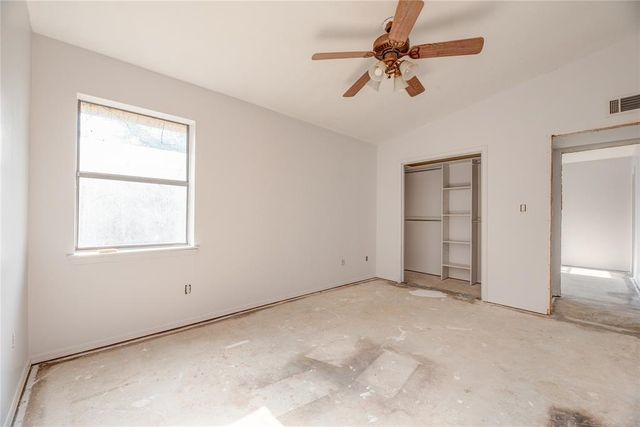 108 Stonewood Drive, Noble, OK 73068