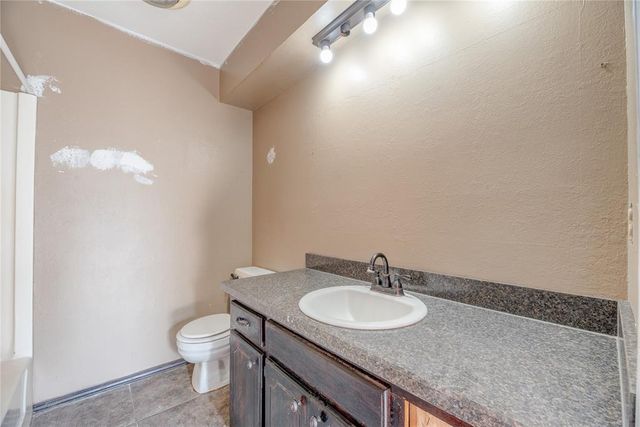 108 Stonewood Drive, Noble, OK 73068