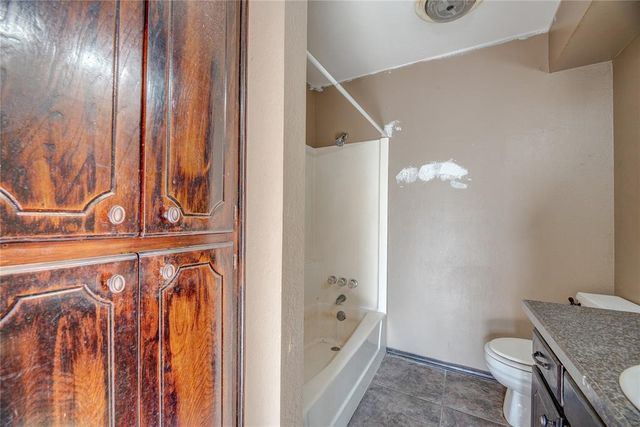 108 Stonewood Drive, Noble, OK 73068