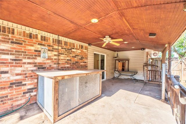 108 Stonewood Drive, Noble, OK 73068
