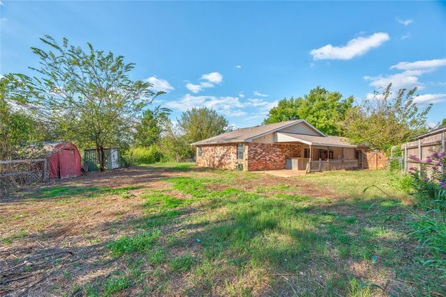 108 Stonewood Drive, Noble, OK 73068