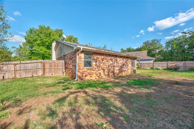 108 Stonewood Drive, Noble, OK 73068