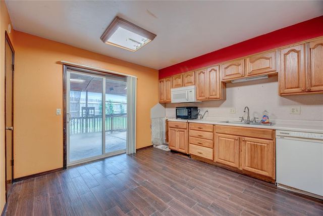 108 Stonewood Drive, Noble, OK 73068