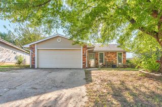 108 Stonewood Drive, Noble, OK 73068