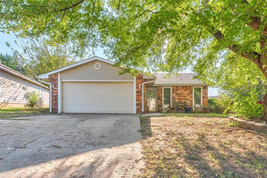 108 Stonewood Drive, Noble, OK 73068