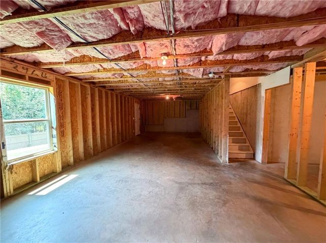 2048 Massey Lane, Winder, GA 30680
