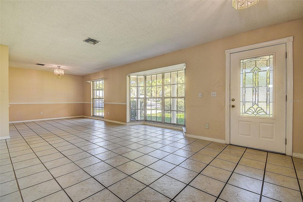 Image 4 of property listing at 3102 OLD SPRING PLACE, Tampa, FL 33618