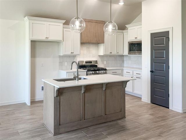12101 Birch Street, Yukon, OK 73099