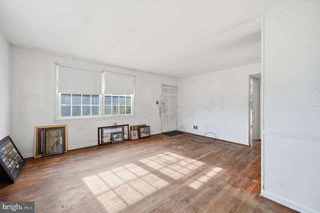 4103 CHESTNUT ST, Fairfax, VA 22030