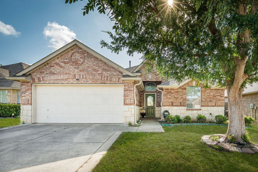 8652 Lariat Circle, Fort Worth, TX 76244