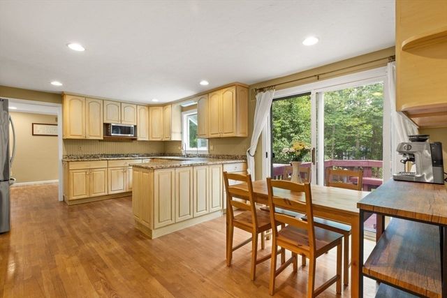 35 Castle Dr, Sharon, MA 02067