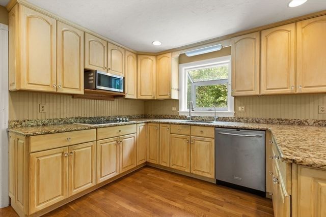 35 Castle Dr, Sharon, MA 02067