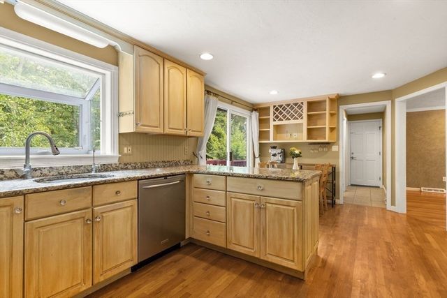 35 Castle Dr, Sharon, MA 02067