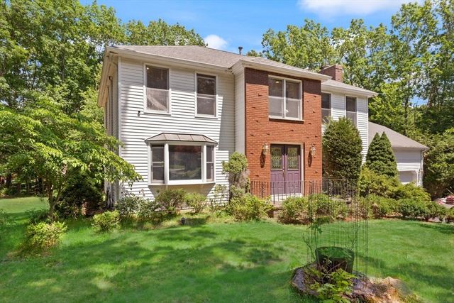35 Castle Dr, Sharon, MA 02067