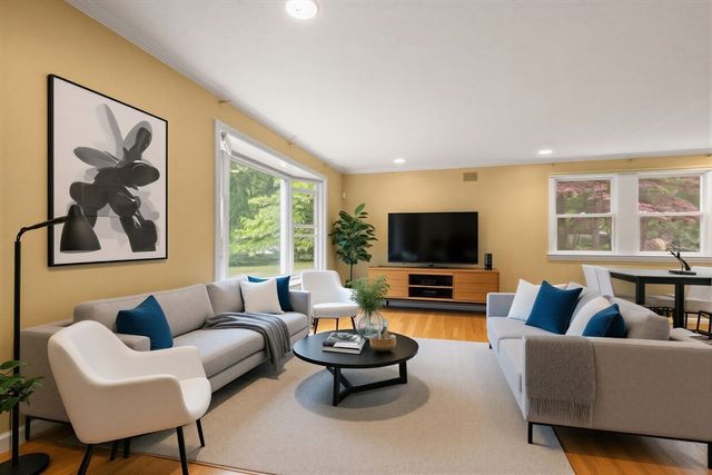 35 Castle Dr, Sharon, MA 02067