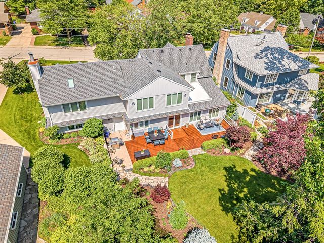 811 Paris Avenue, Rockford, IL 61107