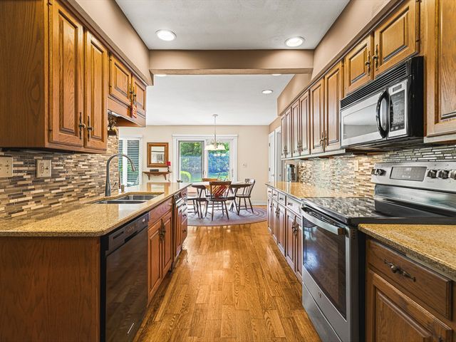 811 Paris Avenue, Rockford, IL 61107