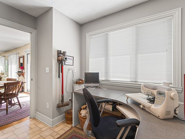 811 Paris Avenue, Rockford, IL 61107