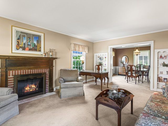 811 Paris Avenue, Rockford, IL 61107