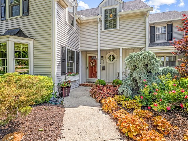 811 Paris Avenue, Rockford, IL 61107