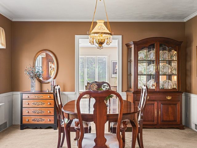 811 Paris Avenue, Rockford, IL 61107