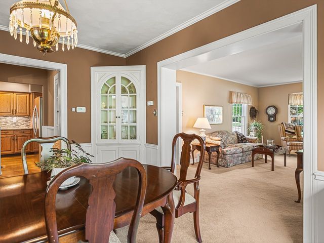 811 Paris Avenue, Rockford, IL 61107