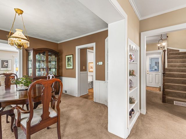 811 Paris Avenue, Rockford, IL 61107