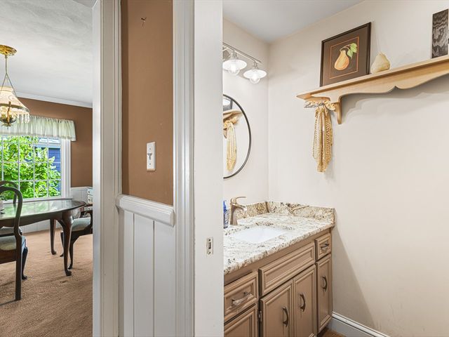 811 Paris Avenue, Rockford, IL 61107