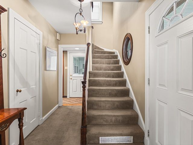 811 Paris Avenue, Rockford, IL 61107