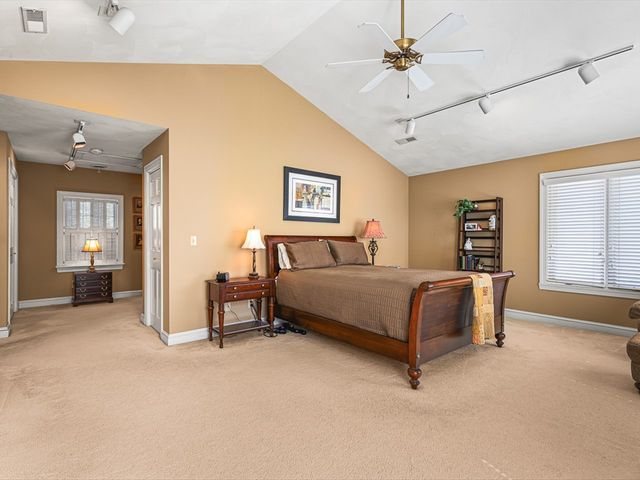 811 Paris Avenue, Rockford, IL 61107