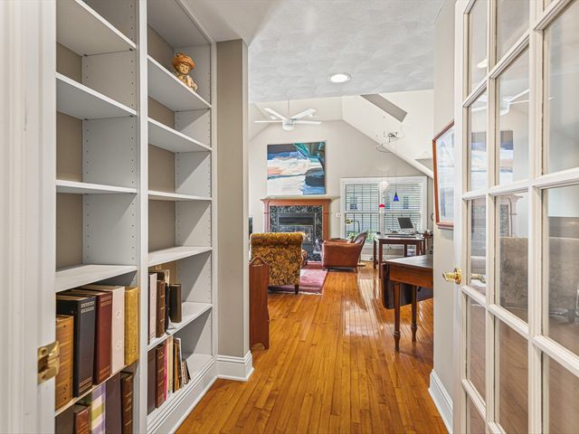 811 Paris Avenue, Rockford, IL 61107