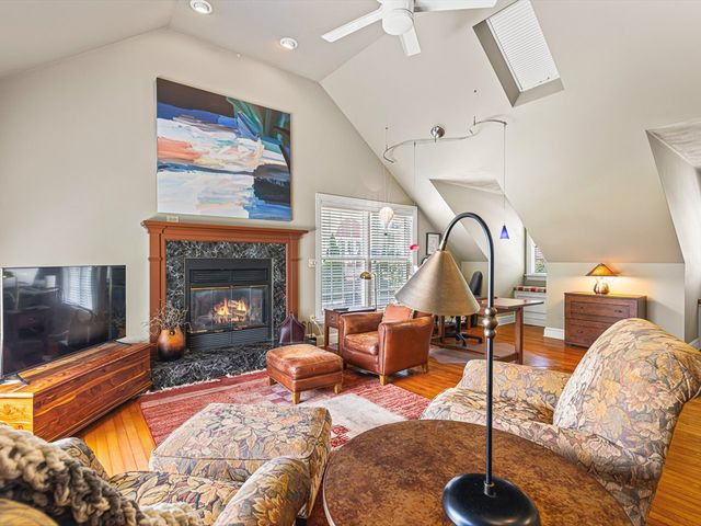 811 Paris Avenue, Rockford, IL 61107