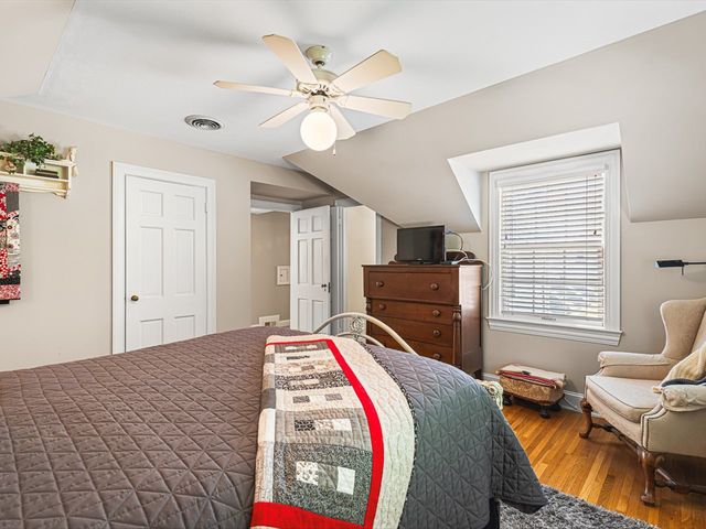 811 Paris Avenue, Rockford, IL 61107