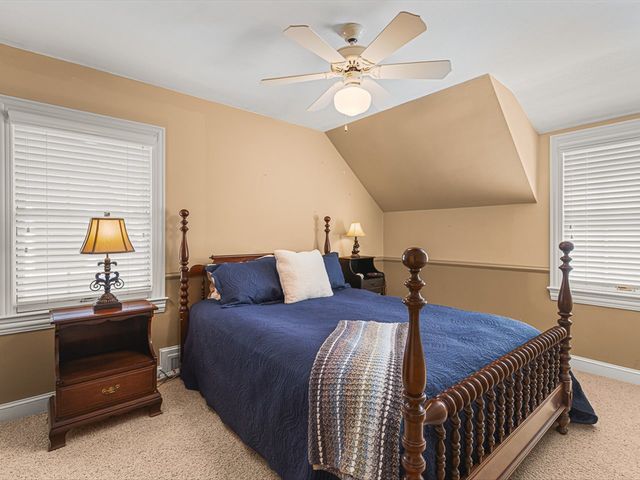 811 Paris Avenue, Rockford, IL 61107