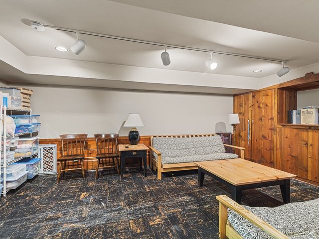 811 Paris Avenue, Rockford, IL 61107