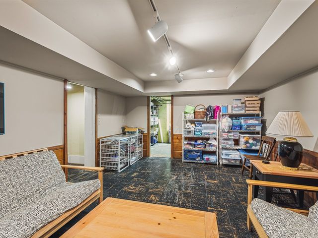 811 Paris Avenue, Rockford, IL 61107