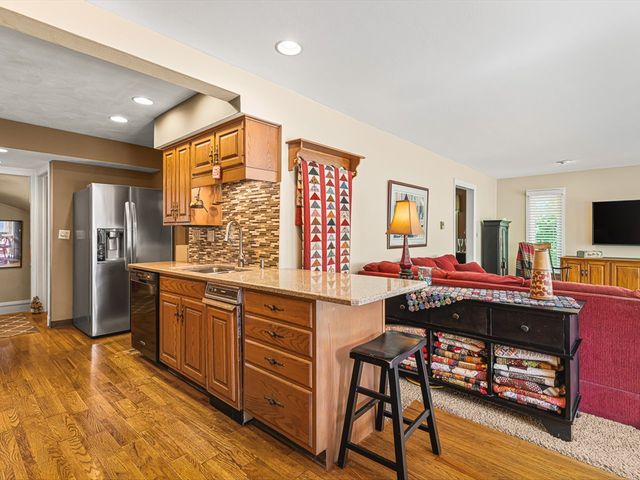 811 Paris Avenue, Rockford, IL 61107