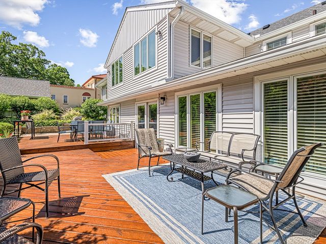 811 Paris Avenue, Rockford, IL 61107