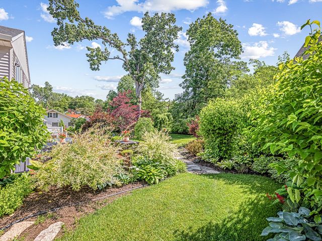 811 Paris Avenue, Rockford, IL 61107