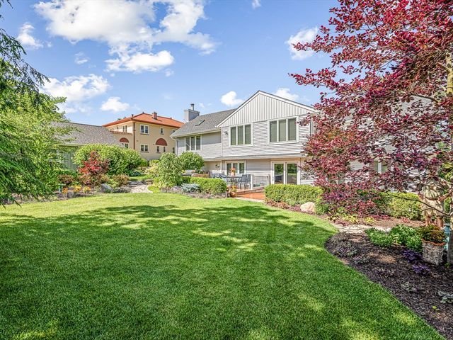 811 Paris Avenue, Rockford, IL 61107