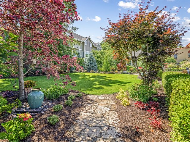 811 Paris Avenue, Rockford, IL 61107