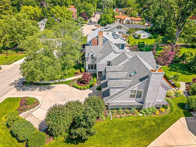 811 Paris Avenue, Rockford, IL 61107