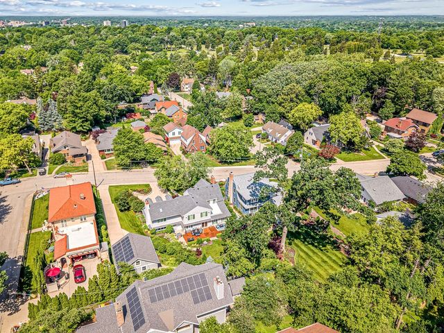 811 Paris Avenue, Rockford, IL 61107