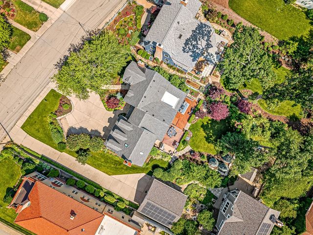 811 Paris Avenue, Rockford, IL 61107