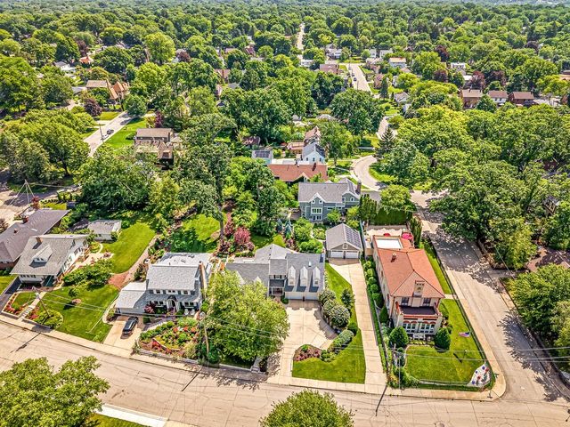 811 Paris Avenue, Rockford, IL 61107