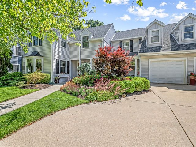 811 Paris Avenue, Rockford, IL 61107